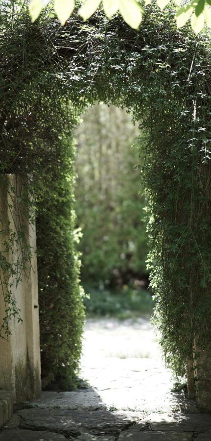 ホテル La Cour Du Marronnier Pont-de-Barret エクステリア 写真