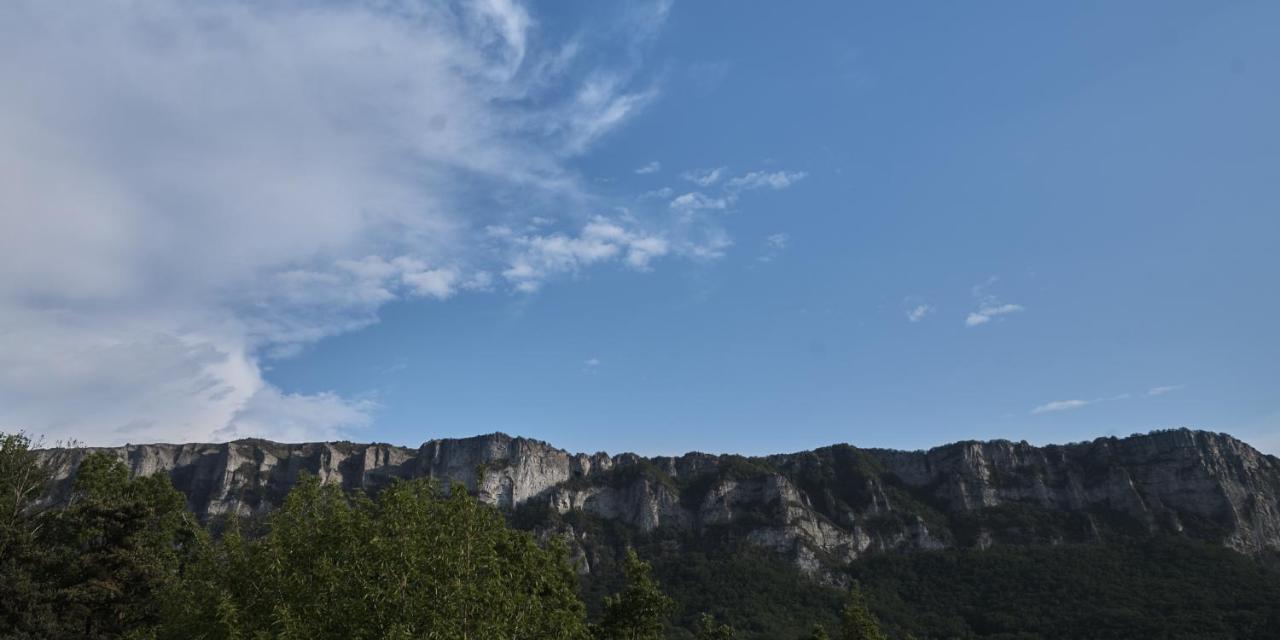 ホテル La Cour Du Marronnier Pont-de-Barret エクステリア 写真